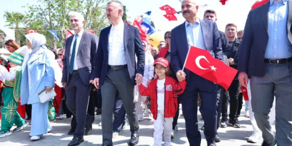 Kocaeli'de 23 Nisan coşkusu Gebze’den başladı haberi