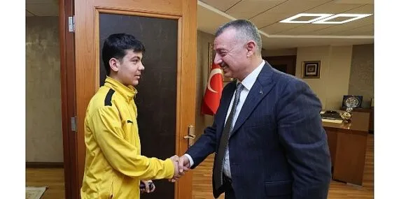 Kocaelisporlu Efe Kartal'dan Büyükakın'a ziyaret haberi