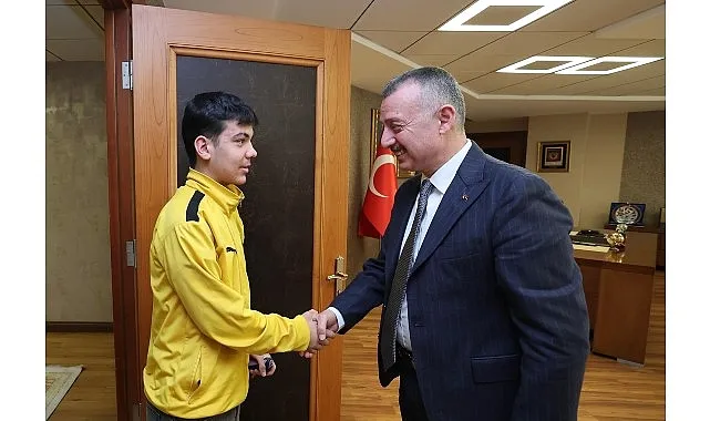 Kocaelisporlu Efe Kartal'dan Büyükakın'a ziyaret haberi