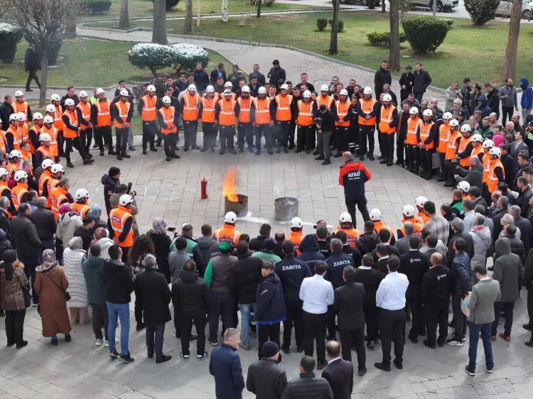 Konya Karatay Belediyesi'nde 'afet ve yangın' eğitimi haberi
