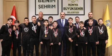 Konya'da dereceye giren öğrencilerden Başkan Altay'a ziyaret haberi