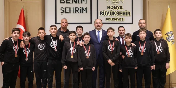 Konya'da dereceye giren öğrencilerden Başkan Altay'a ziyaret haberi