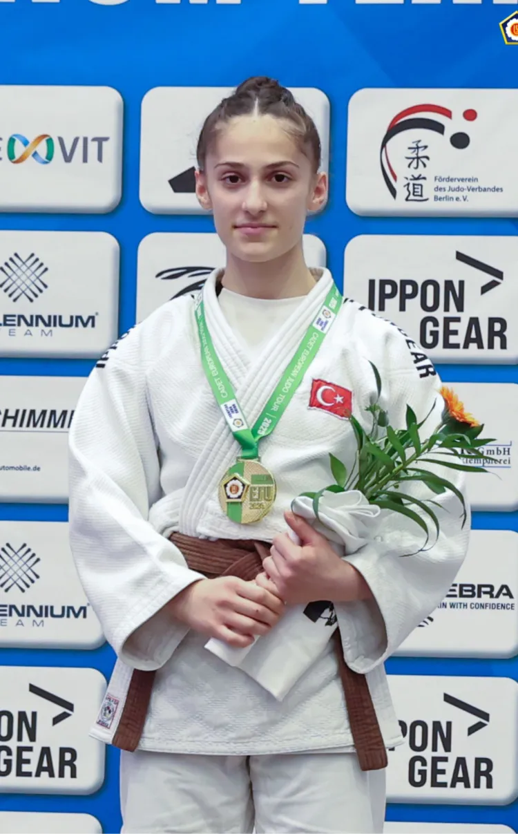 Konyalı Fatma Zehra'dan Avrupa'da bir şampiyonluk daha haberi