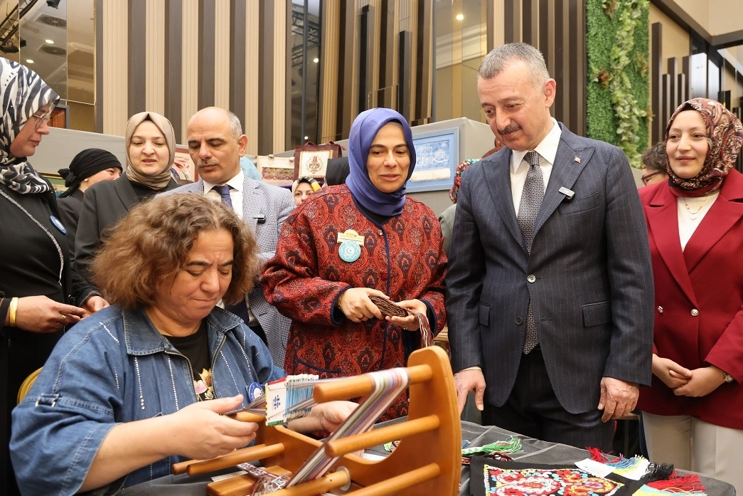 Körfez ilçe sergisinde Türk Dünyası rüzgârı esti haberi