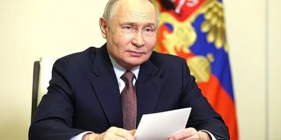 Literaturnaya Gazeta'nın 195. Yıldönümü Kutlaması haberi