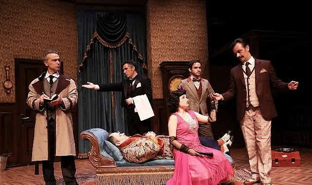 Londra’dan Broadway’e Bol Ödüllü Komedi “Yoldan Çıkan Oyun” Seyirciyle Buluşuyor haberi