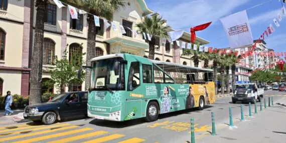 Manisa'da festivale davet sokaklara taştı haberi