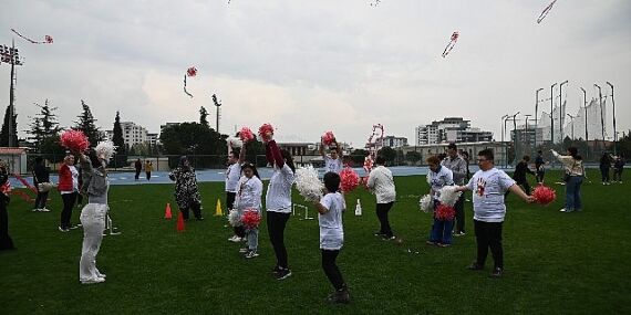 Manisa’da özel bireyler için renkli şenlik haberi