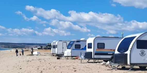 Mecidiye Sahili’nde karavan yoğunluğu haberi