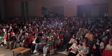 Mektep Melikgazi öğrencilerinden 'Çehovatör' oyunu haberi