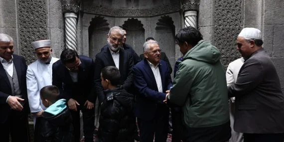 Memduh Büyükkılıç Kayserililerle bayramlaştı haberi