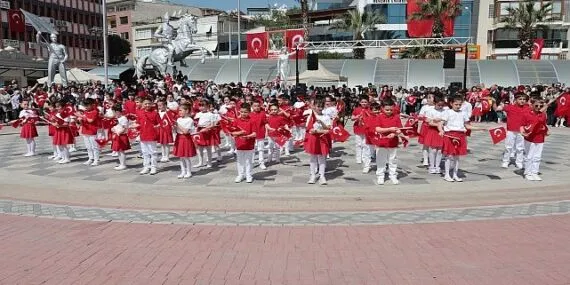 Menemen'de 23 Nisan coşkusu yaşandı haberi