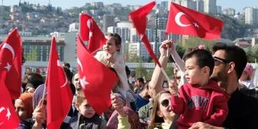 Milli İrade Meydanı çocukların neşesi ile cıvıl cıvıl haberi