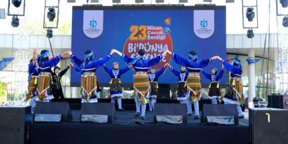 Milli İrade Meydanı çocukların neşesi ile cıvıl cıvıl haberi