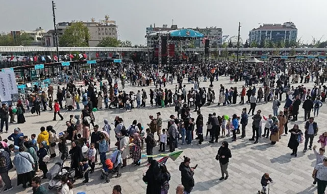 Milli İrade Meydanı ilk gün dolup taştı haberi