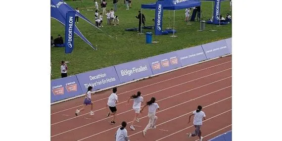 Milyonlarca çocuğu atletizm ile tanıştıran “Decathlon Türkiye’nin En Hızlısı”nda 2025 yarışlarıbaşladı haberi