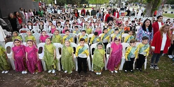 Minik öğrencilerden 23 Nisan gösterisi haberi
