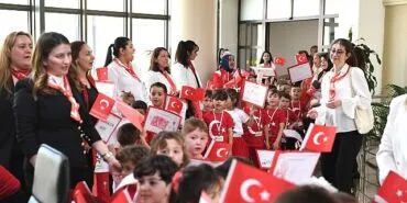 Minik öğrencilerden Başkan Aydın’a 23 Nisan ziyareti haberi