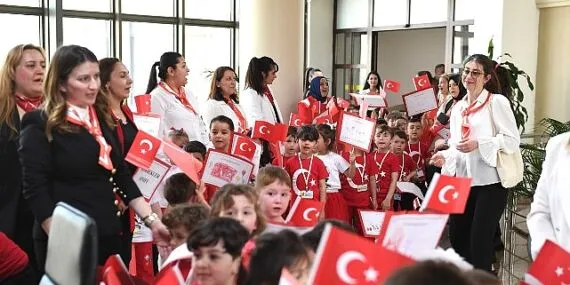 Minik öğrencilerden Başkan Aydın’a 23 Nisan ziyareti haberi