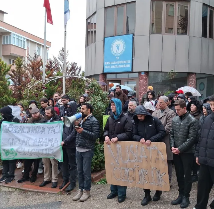 Mudanya'da gençlerden tutuklu öğrencilere 'balonlu' destek haberi