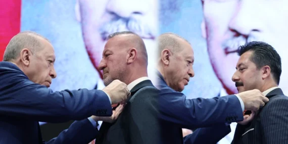 O başkanlar artık resmen AK Partili oldu! Bursa belediyelerinde İYİ Parti'ye veda! haberi