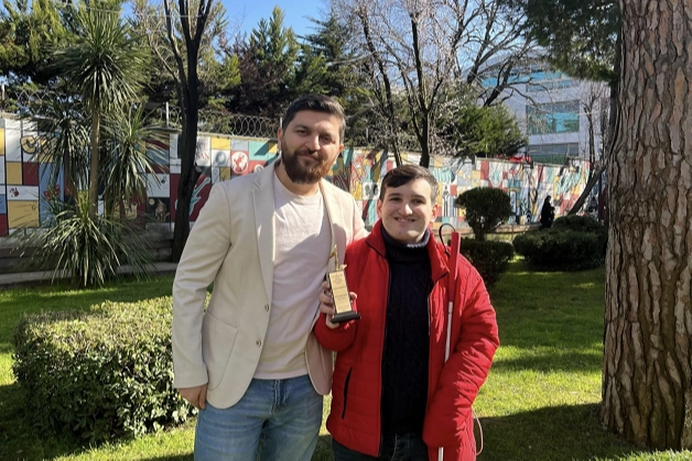 Ödül almaya engel yok! haberi