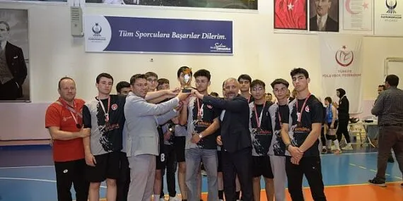 Okullar Arası Voleybol Turnuvası Tamamlandı haberi