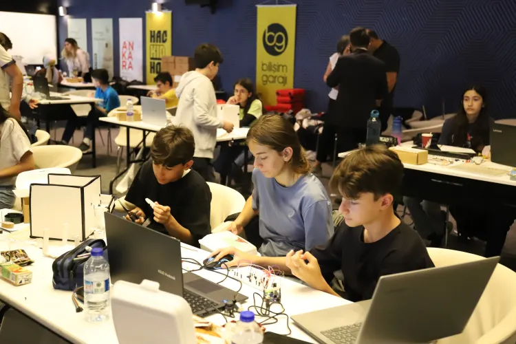 Okullar dijital çağa uyum sağlıyor haberi