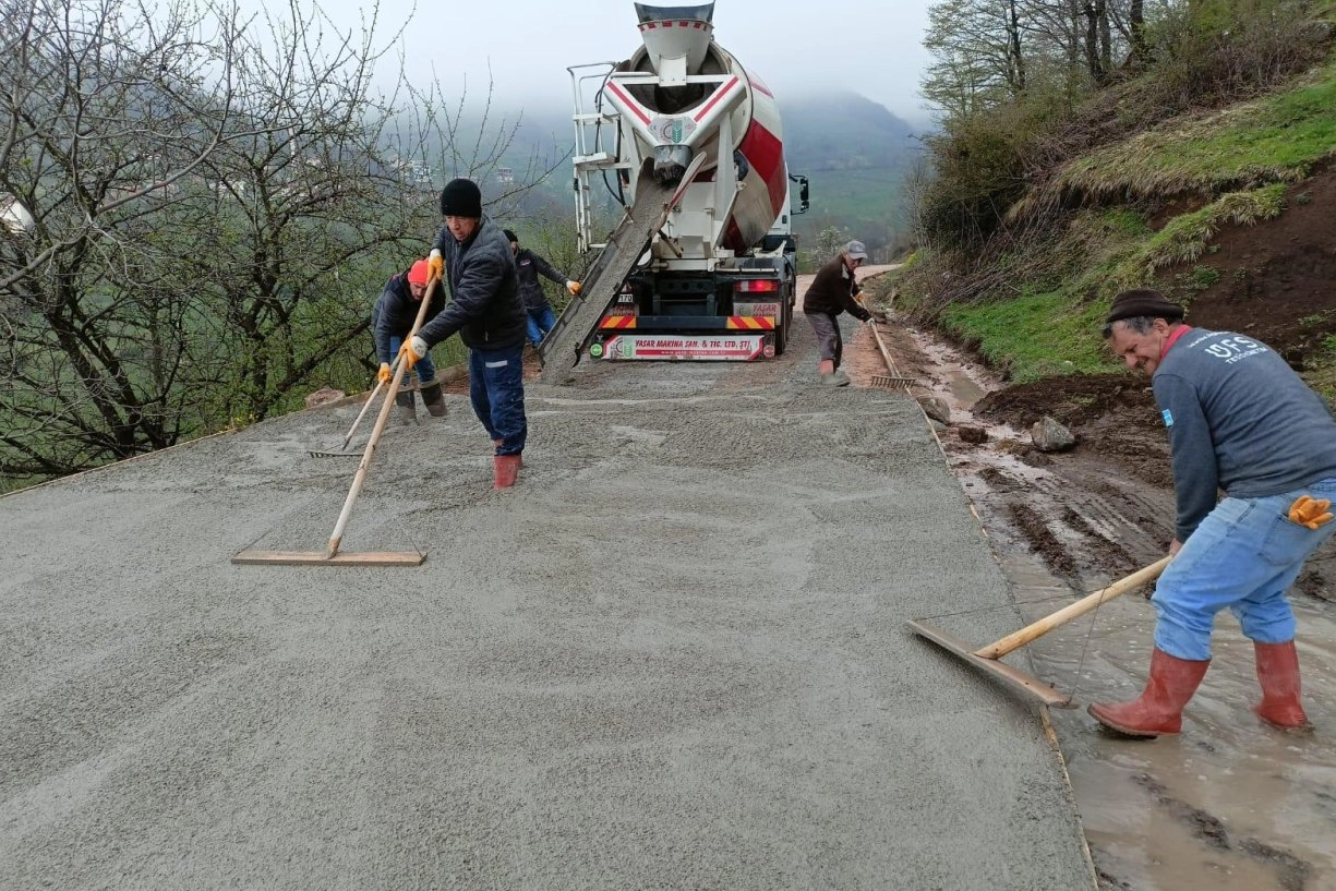 Ordu Aybastı’ya beton yol çalışması haberi