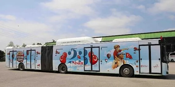Otobüs ve tramvaylar 23 Nisan'a özel giydirildi haberi