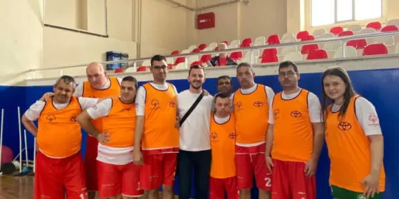 Özel çocuklar altın madalyaları Ayvalık’a getirdi haberi