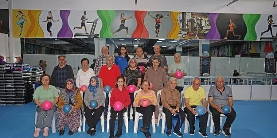 Parkinson hastaları sporla hayata bağlanıyor haberi