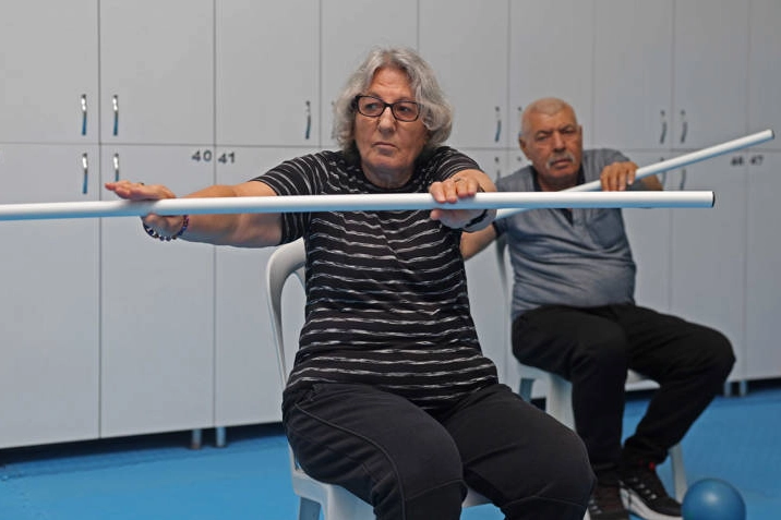 Parkinson hastaları sporla hayata bağlanıyor haberi