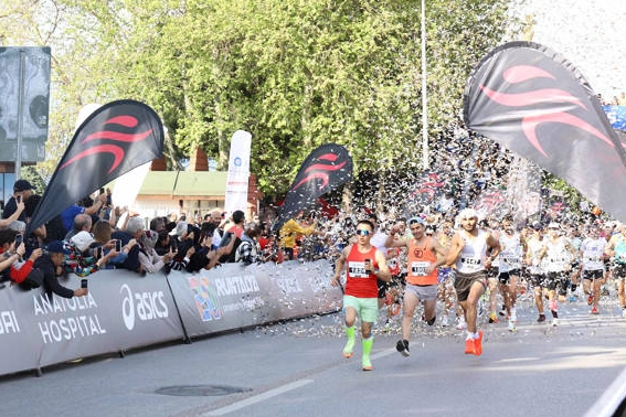 RUNTALYA Maratonu büyük coşkuya sahne oldu haberi