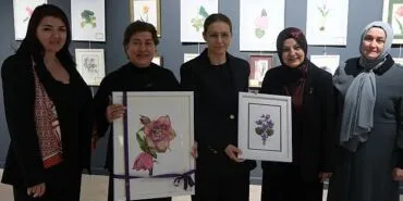 Renklerin ahenkle dans ettiği sergi haberi