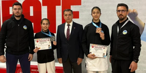 Sakarya Büyükşehir’den minderde çifte zafer! haberi