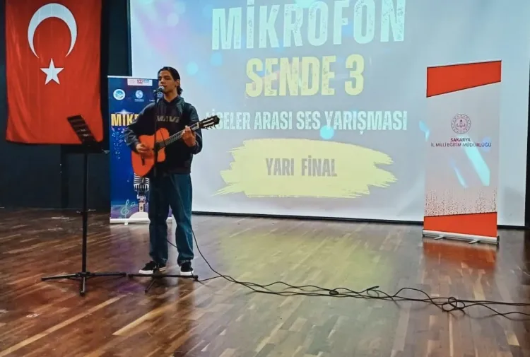 Sakarya'da 'mikrofon' liselilerde haberi