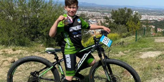 Sakaryalı sporcu Türkiye’nin adını ‘şampiyon’ yazdırdı haberi