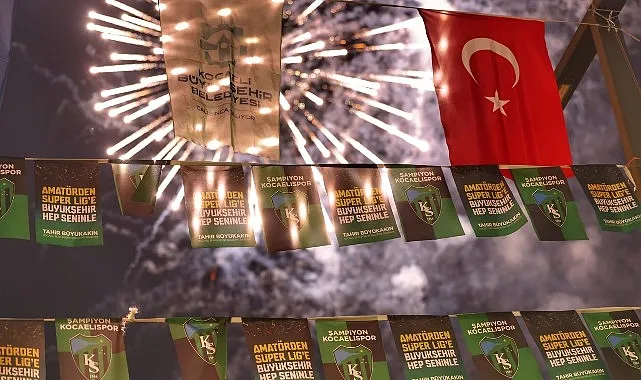 Şampiyonluk gecesinde coşku hiç dinmedi haberi
