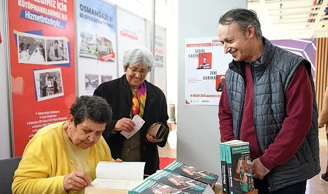 Şenal Sarıhan ve Zeki Sarıhan’a kitapseverlerden yoğun ilgi haberi