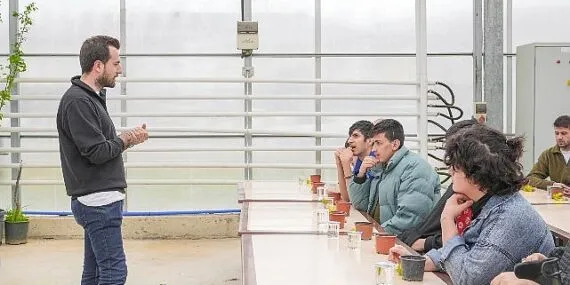 Seranın Özel Konukları Çiçek Dikti haberi