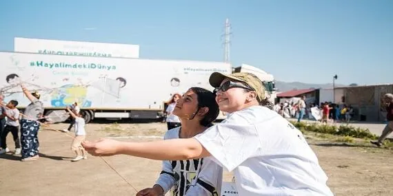 SosyalBen Vakfı, Çocukların Bayramını “Hayalimdeki Dünya” Sahnesiyle Kutladı haberi