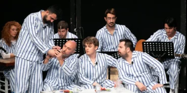 “Süleyman ve Öbürsüler” İzmirli tiyatroseverlerle buluştu haberi