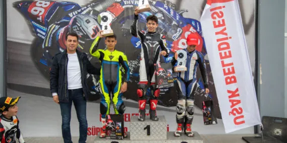 Süpermoto sezonu Uşak’ta başladı haberi