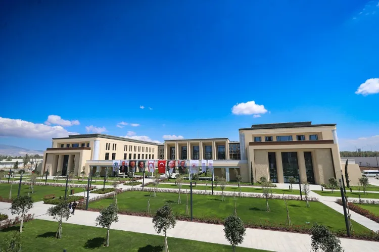 TOKİ'den KKTC'ye sosyal konut müjdesi... Detayları Mayıs'ta Cumhurbaşkanı Erdoğan açıklayacak haberi