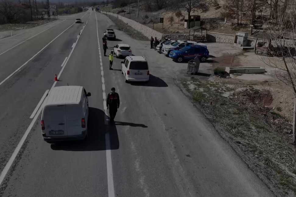 Tatilin ilk 4 gününde trafik 34 can aldı haberi