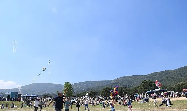 Torbalı Belediyesi 17. Uçurtma Şenliği rengarenk geçti haberi