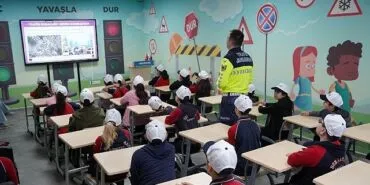 Trafik Eğitim Parkı’nda Türk bayrağıyla renkli kutlama haberi