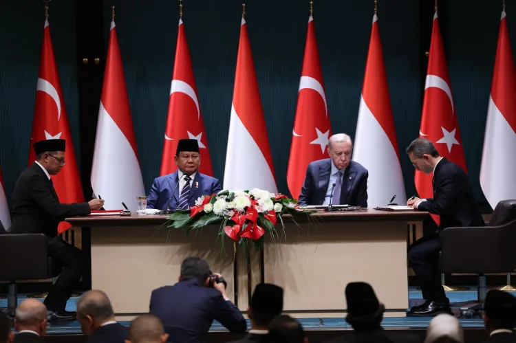 Türkiye ile Endonezya arasında 3 anlaşma imzalandı haberi