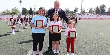 Urla’da geleceğin  başkanları projelerini açıkladı haberi